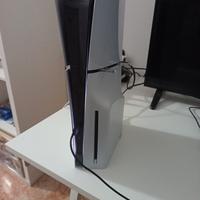 PS5 con 2 controller +unità disco