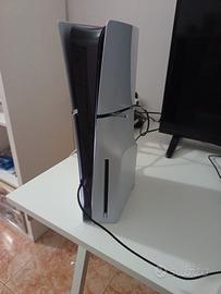 PS5 con 2 controller +unità disco