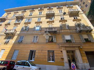 5 LOCALI A GENOVA