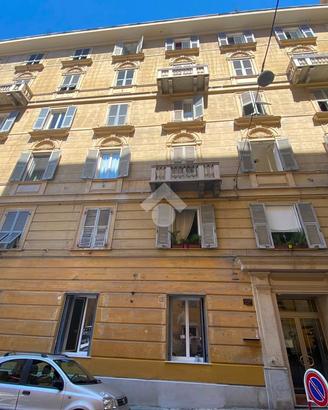 5 LOCALI A GENOVA