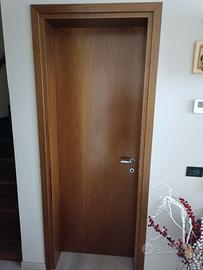 Porte in legno noce. 