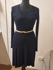Abito in maglia blu scuro