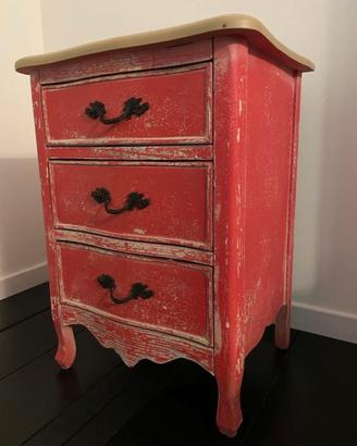 Comodino stile provenzale
