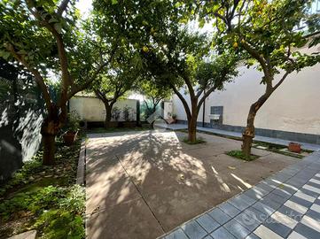 2 LOCALI A POLLENA TROCCHIA