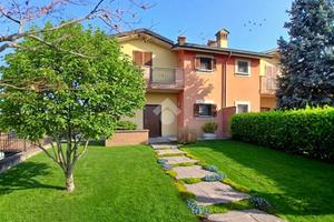 VILLA A SCHIERA D'ANGOLO A CASSANO D'ADDA