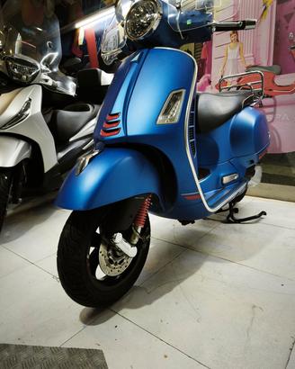 Piaggio Vespa 300 GTS hpe SUPER SPORT BLU VIVACE O