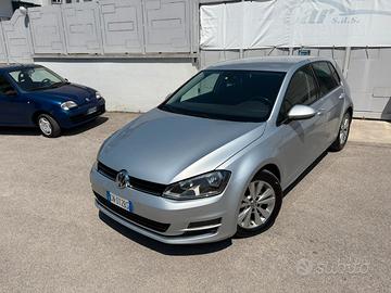 Volkswagen Golf 2.0 TDI DSG 5p. Highline BlueMotio