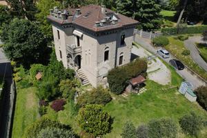 PORZIONE DI BIFAMILIARE A BRIVIO
