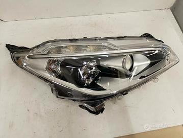 Faro ant. destro Peugeot 208 (2015 - 2020)