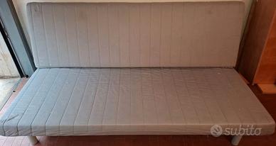 DIVANOLETTO IKEA 3 POSTI (1PIAZZA E 1/2 LETTO)