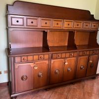 Credenza in legno massello – Classica e capiente