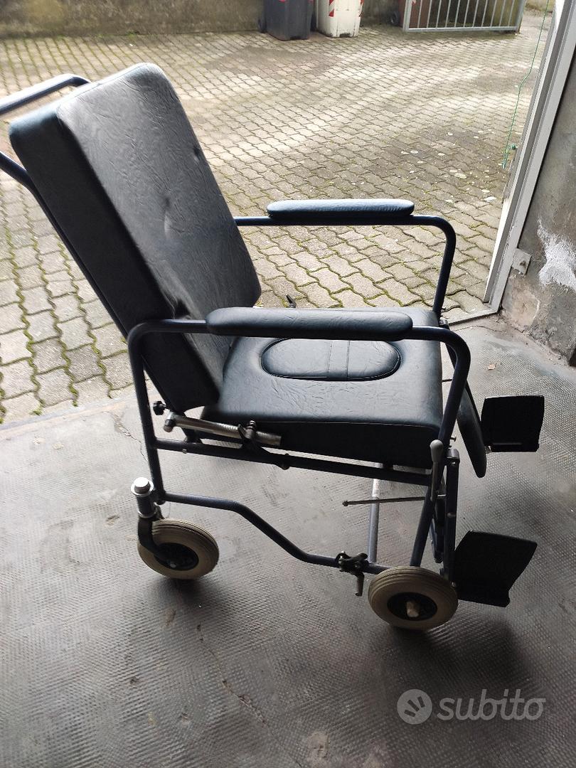 SEDIA A ROTELLE COMODA CON WC VC 002