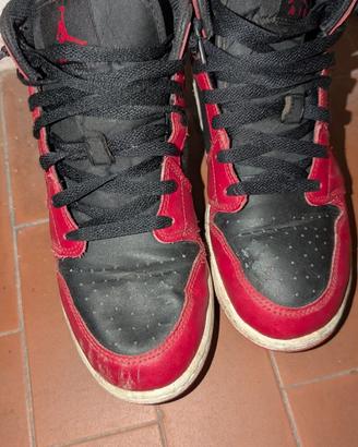 Jordan 1 Mid Gym Rosso Nero Bianco tg 40