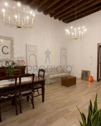 Ampio appartamento con loggiato a Bisceglie