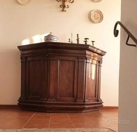 Antico pulpito da chiesa del Settecento in noce