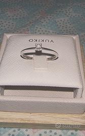 Anello oro con solitario Yukiko