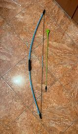 arco con freccia a ventosa