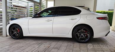 Alfa Giulia 2.2 Turbodiesel 210 cv AT8 AWD Q4 TRIB