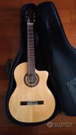Chitarra classica-flamenca elettrificata Cordoba 