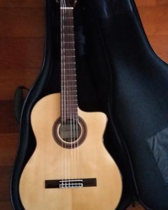 Chitarra classica-flamenca elettrificata Cordoba 