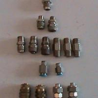 Raccorderia nuova ed usata per tubo naylon