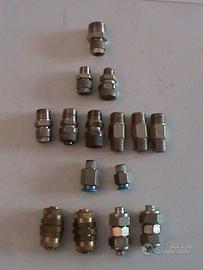 Raccorderia nuova ed usata per tubo naylon