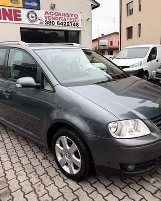 Volkswagen Touran 2.0 TDI 140cv Highline