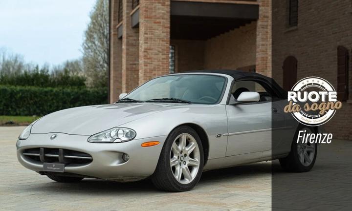 Jaguar XK8 - JAG00081