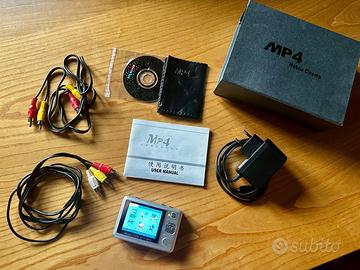 Lettore MP4 Mobile Cinema Mega View con accessori