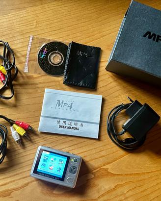 Lettore MP4 Mobile Cinema Mega View con accessori