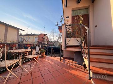 VILLA A SCHIERA A VALSAMOGGIA