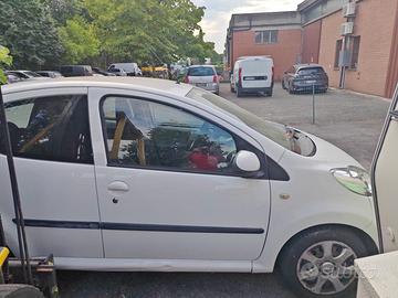 auto Peugeot 107