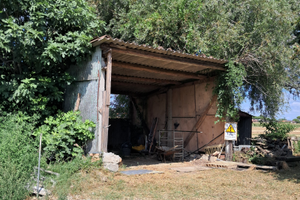 Terreno agricolo con deposito o magazzino