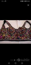 bustino ricamato a mano 