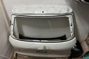 Fiat500Portellone posteriore completo di lunotto