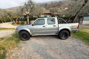 Nissan Navara D22