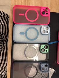 Cover iphone 15 con vetrino per fotocamera.