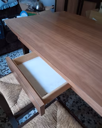 tavolo degli anni 60       77 x 140 cm