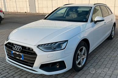 A4 Avant 30 2.0 TDI Stronic MildHyb Business 136cv