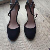 sandali con cinturini