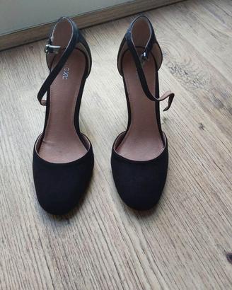 sandali con cinturini