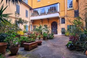 MONOLOCALE A BOLOGNA