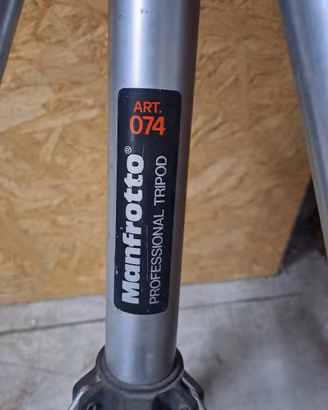 cavalletto fotografico Manfrotto