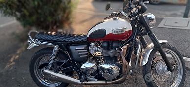 Triumph Bonneville T100 a iniezione 2 allestimenti