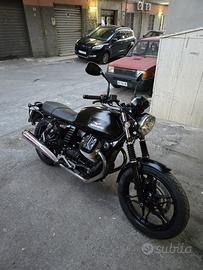 Moto Guzzi V7 II Stone nero opaco