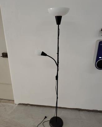 piantana IKEA tagarp con due lampadine incluse
