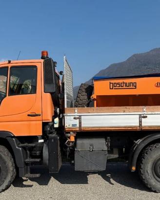 Unimog U300 targato Macchina operatrice +Salatore
