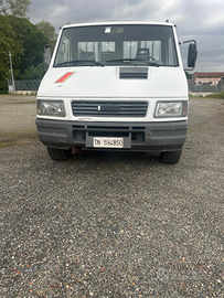 Furgone datato ma tenuto bene