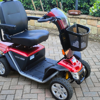 Scooter elettrico per anziani /disabili