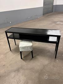 Consolle moderna con sgabello